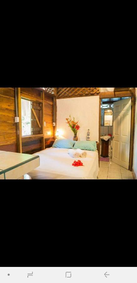 Hostal Cecilia Puerto Viejo de Talamanca Zewnętrze zdjęcie
