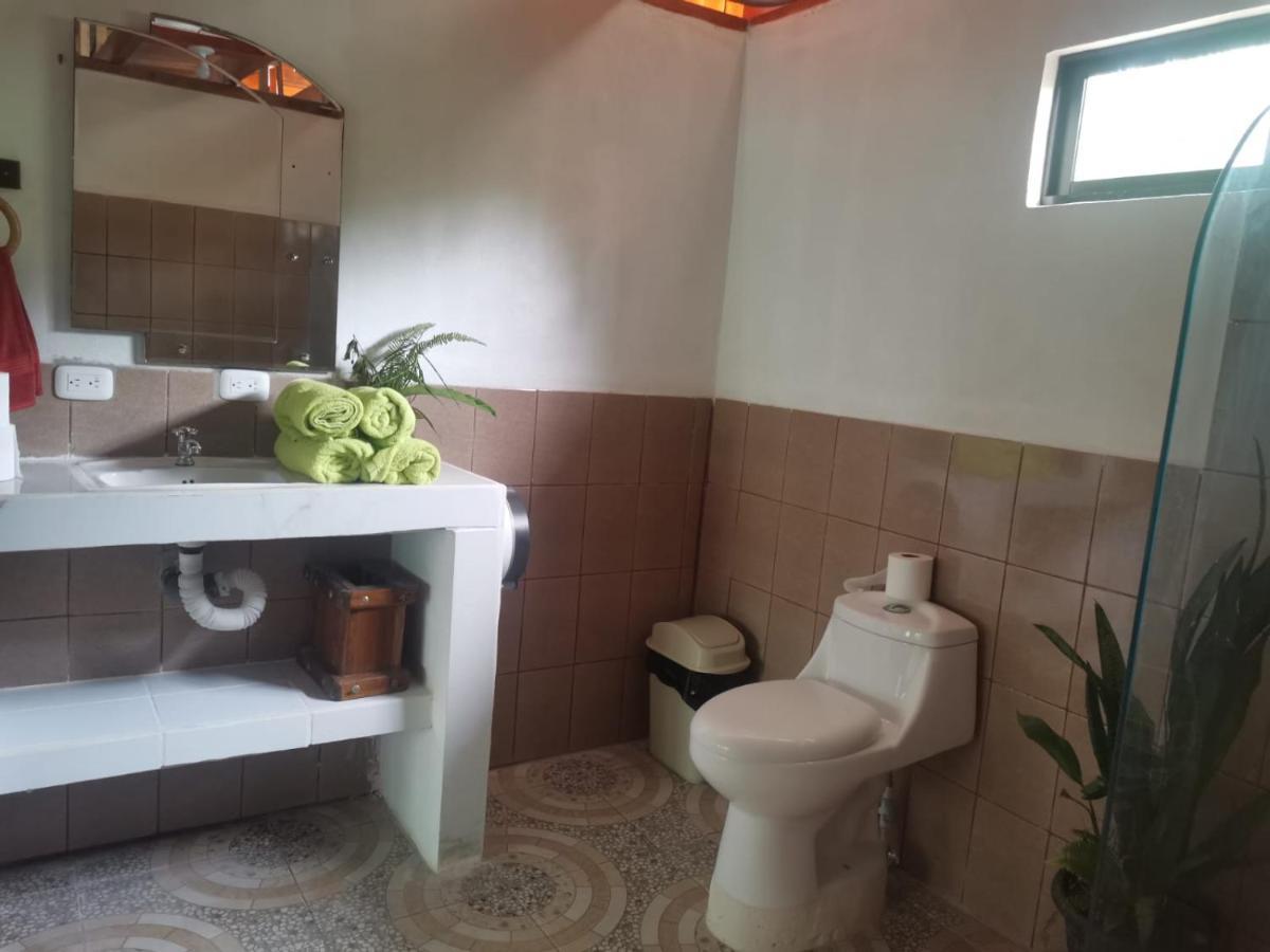 Hostal Cecilia Puerto Viejo de Talamanca Zewnętrze zdjęcie