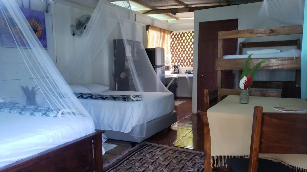 Hostal Cecilia Puerto Viejo de Talamanca Zewnętrze zdjęcie