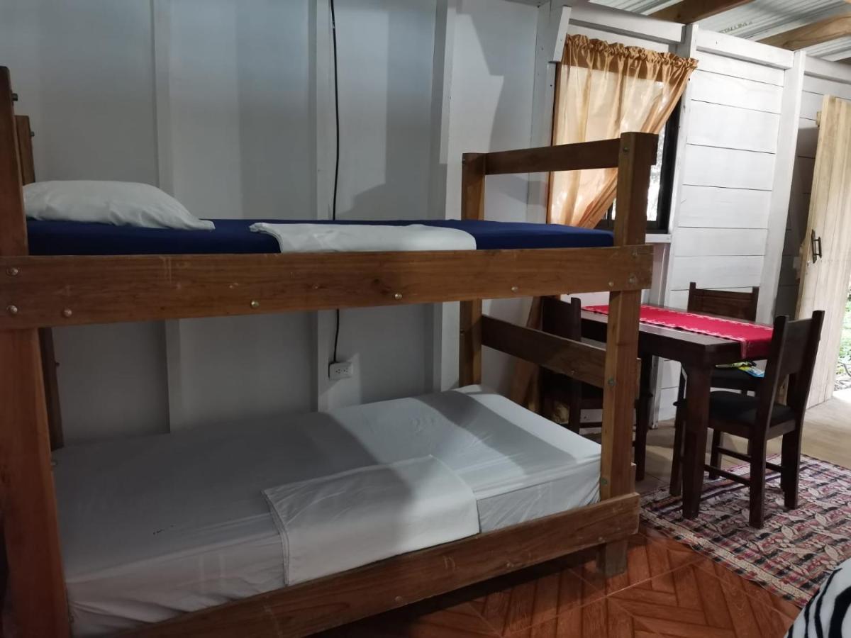 Hostal Cecilia Puerto Viejo de Talamanca Zewnętrze zdjęcie