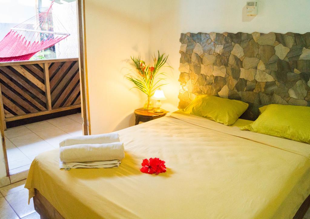 Hostal Cecilia Puerto Viejo de Talamanca Zewnętrze zdjęcie