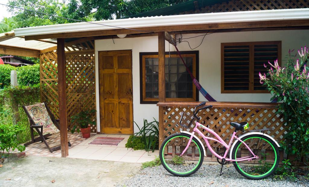 Hostal Cecilia Puerto Viejo de Talamanca Zewnętrze zdjęcie