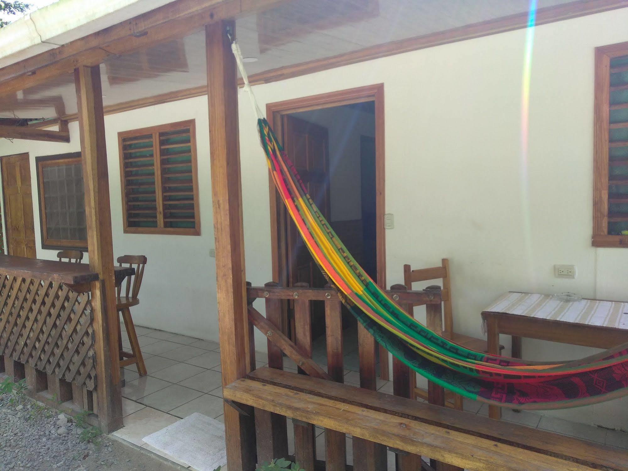 Hostal Cecilia Puerto Viejo de Talamanca Zewnętrze zdjęcie