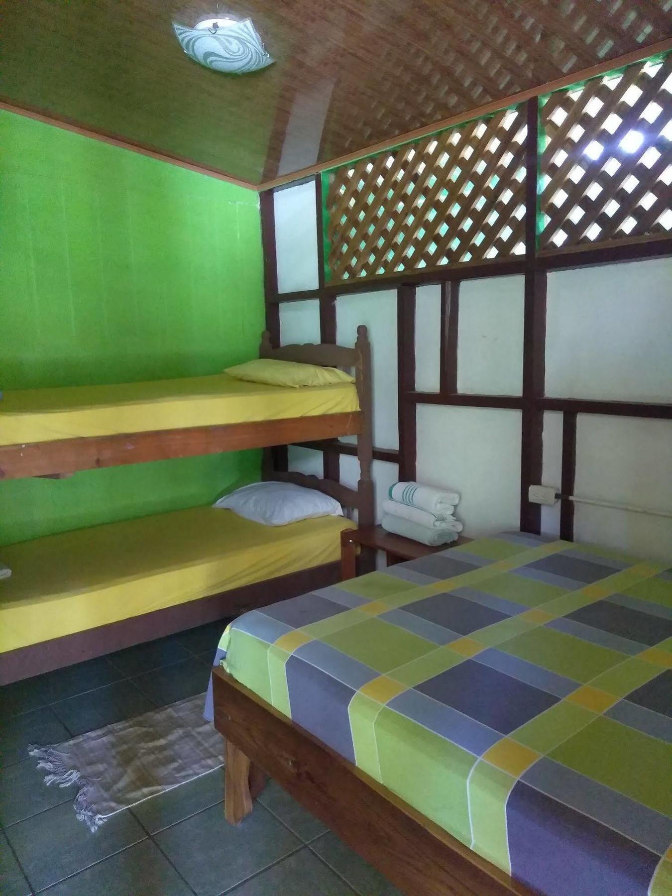 Hostal Cecilia Puerto Viejo de Talamanca Zewnętrze zdjęcie