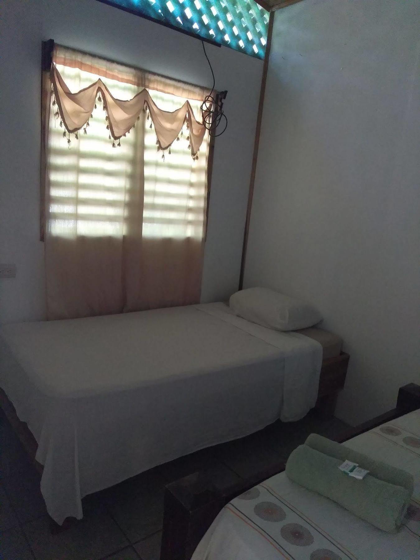 Hostal Cecilia Puerto Viejo de Talamanca Zewnętrze zdjęcie