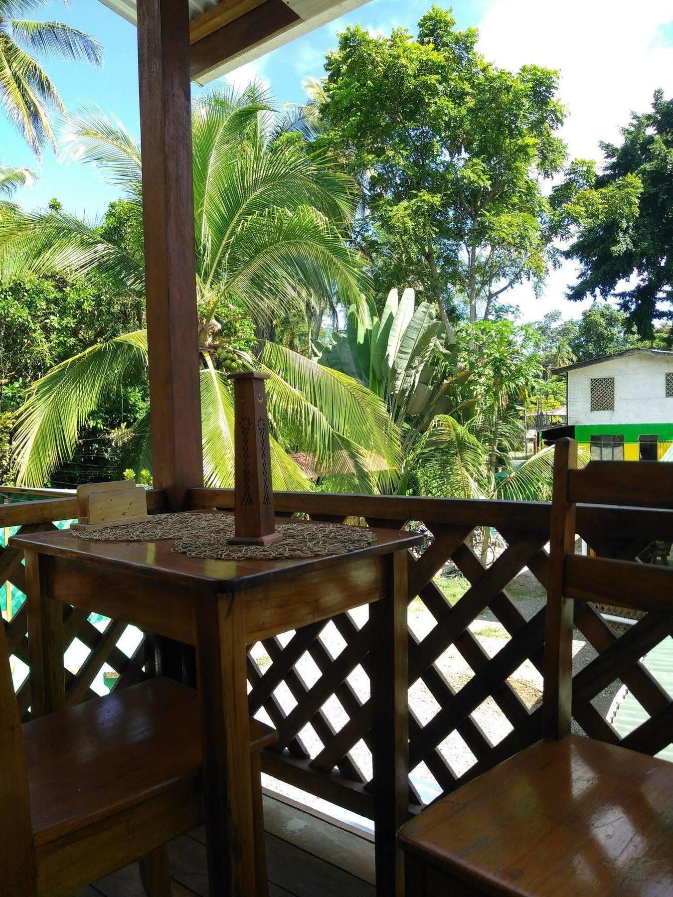 Hostal Cecilia Puerto Viejo de Talamanca Zewnętrze zdjęcie
