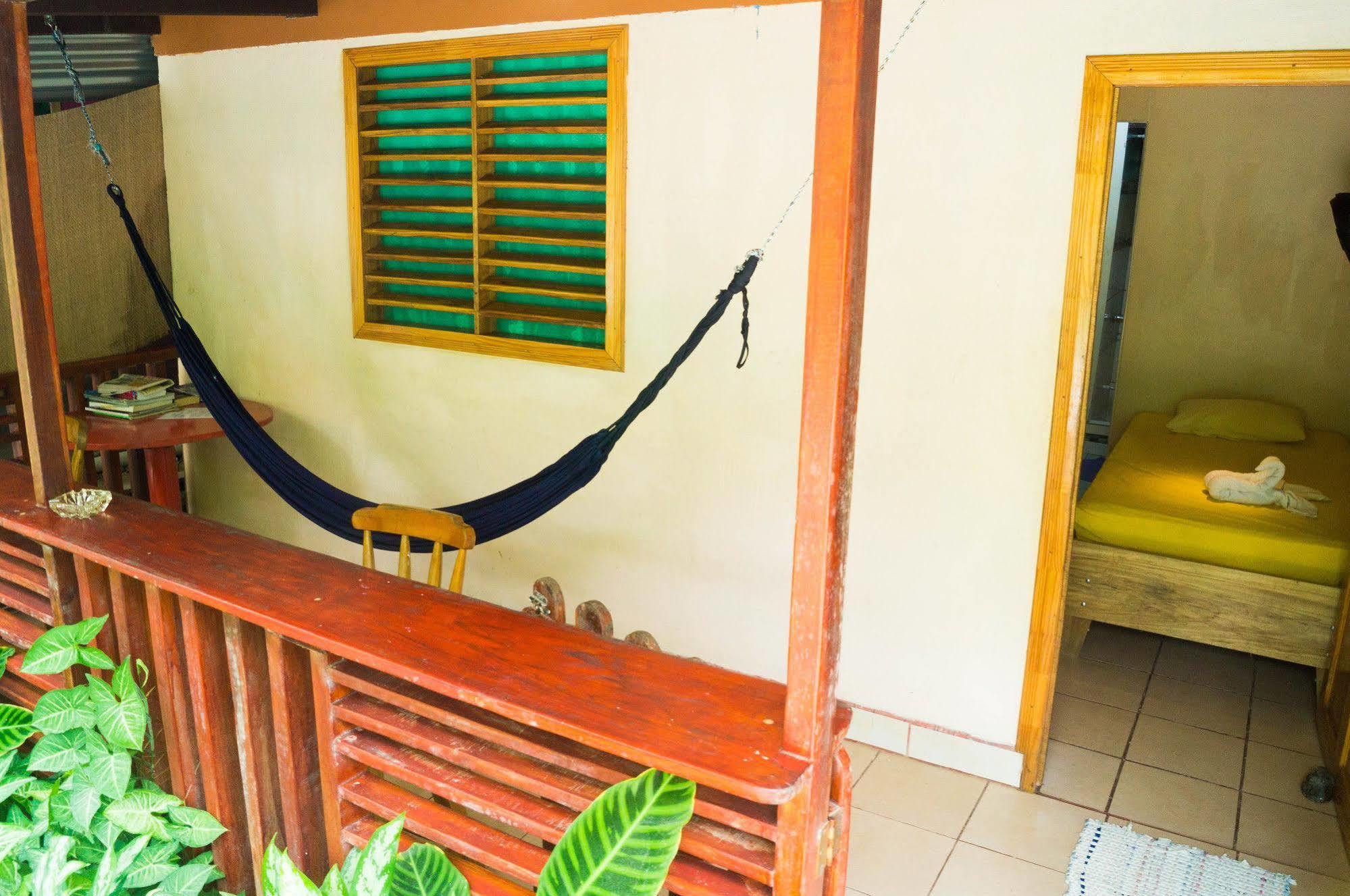 Hostal Cecilia Puerto Viejo de Talamanca Zewnętrze zdjęcie