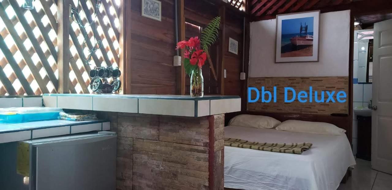 Hostal Cecilia Puerto Viejo de Talamanca Zewnętrze zdjęcie