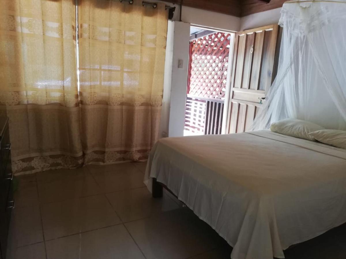 Hostal Cecilia Puerto Viejo de Talamanca Zewnętrze zdjęcie